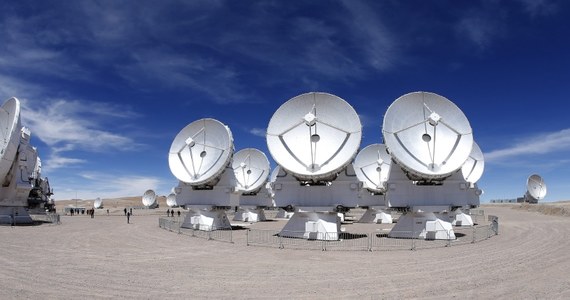 Obsługa znajdującego się na pustyni Atacama w Chile największego w świecie radioteleskopu rozpoczęła strajk. Około 200 osób domaga się wyższych płac i poprawy warunków pracy.