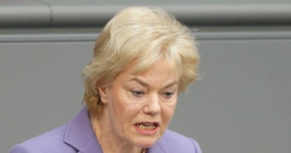 Przewodnicząca Związku Wypędzonych (BdV) Erika Steinbach pochwaliła w sobotę podczas obchodów Dnia Stron Ojczystych w Berlinie Węgry za gesty pod adresem niemieckich ofiar wysiedleń. Polskę zganiła za niewystarczające wspieranie mniejszości niemieckiej.