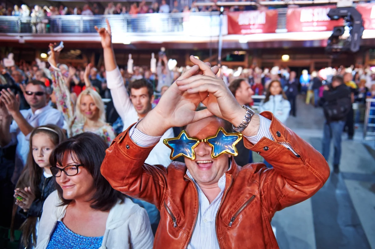 W piątek była walka o Bursztynowego Słowika, ale w sobotę było nie mniej muzycznych emocji. W Sopocie dotarliśmy do drugiego dnia festiwalu Top of The Top!