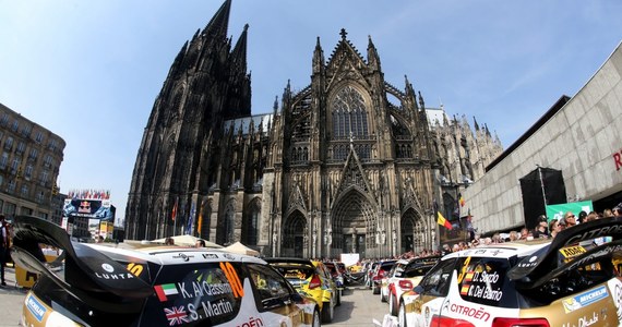 W wypadku, do jakiego doszło na trasie Rajdu Niemiec, zginęły dwie osoby. To kierowca i pilot auta zabytkowego - rywalizacja tych samochodów odbywa się zaraz po przejeździe załóg z mistrzostw świata.