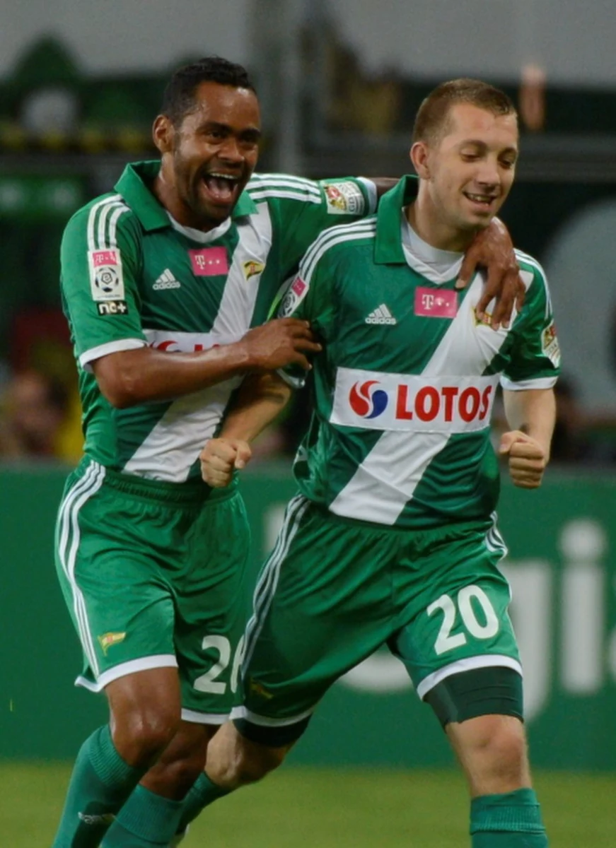 Legia przegrała na własnym stadionie z Lechią Gdańsk 0:1 w meczu 5. kolejki T-Mobile Ekstraklasy. Zwycięskiego gola zdobył Paweł Buzała.