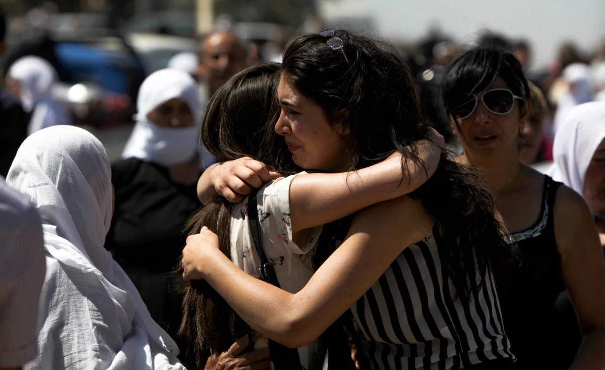 Radykalne ugrupowanie walczące w Syrii z reżimem prezydenta Baszara el-Asada - Front al-Nusra - zagroził odwetem za użycie broni chemicznej przeciw powstańcom. Tym samym nie wykluczyli  ataków na wioski alawitów. To wyznawcy odłamu szyizmu, którzy wspierają reżim Asada.