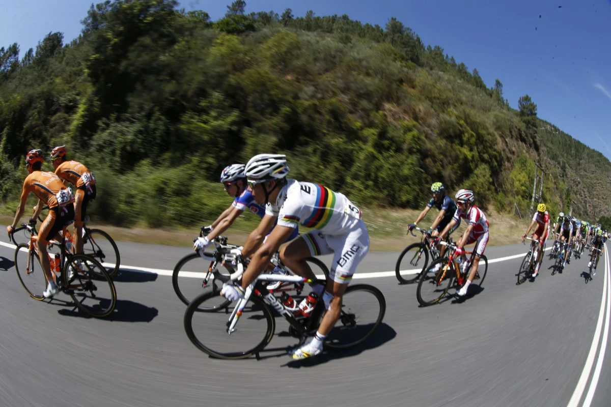 Australijczyk Michael Matthews z grupy Orica wygrał w środę piąty etap wyścigu kolarskiego Vuelta a Espana z Sober do Lago de Sanabria o długości 174,3 km. Liderem pozostał Włoch Vincenzo Nibali (Astana). Drugi na mecie dzisiejszego etapu był Argentyńczyk Maximiliano Richeze (Lampre-Merida), a trzeci Belg Gianni Meersman (Omega Pharma-Quick Step).