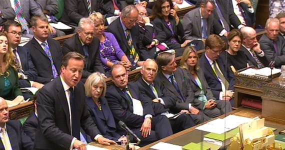 Brytyjska Izba Gmin (niższa izba parlamentu) sprzeciwiła się w nocy z czwartku na piątek wnioskowi premiera Davida Camerona o interwencję wojskową w Syrii. Szef rządu w Londynie oświadczył, że nie będzie lekceważył opinii parlamentu, gdyż jest oczywiste, że izba nie chce użycia siły wobec Syrii.