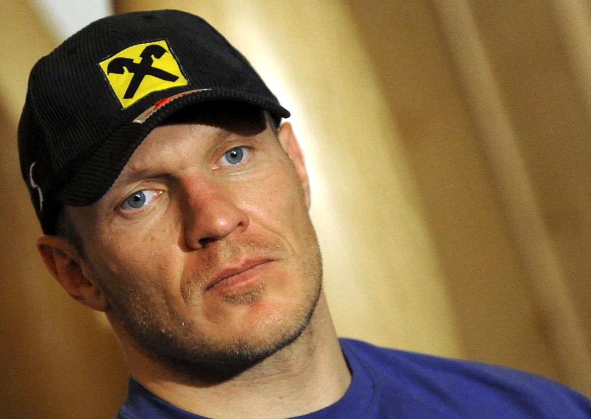 Jeden z najlepszych narciarzy alpejskich w historii, 40-letni Hermann Maier został ojcem bliźniczek. Matką córek Maiera jest jego partnerka Carina. 