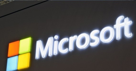 Amerykański gigant informatyczny Microsoft porozumiał się z fińską Nokią w sprawie przejęcia jej zakładów produkujących telefony komórkowe. Microsoft zapłaci za to 5,44 mld euro. Oprócz fabryk Microsoft nabędzie też prawa patentowe. 