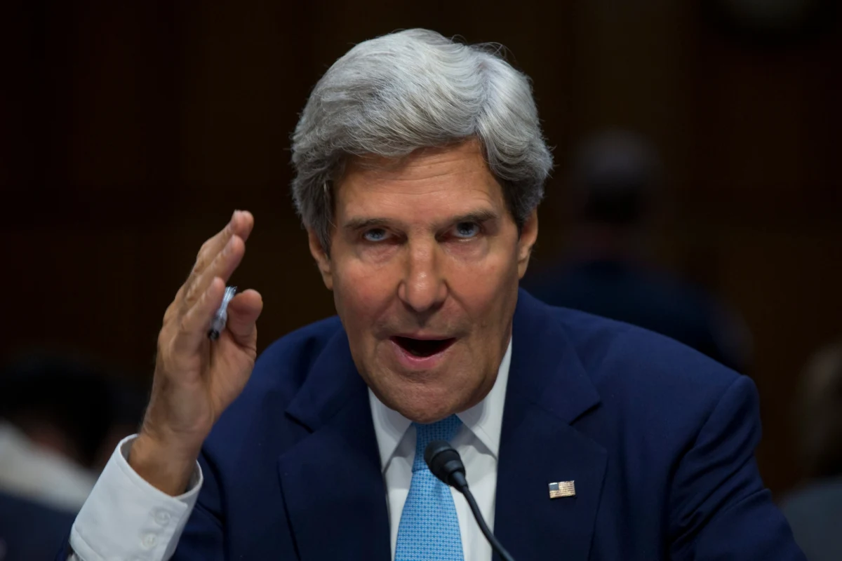 "Cały świat patrzy, jak USA podejmują decyzję w sprawie Damaszku" - powiedział sekretarz stanu USA. John Kerry przekonywał senatorów komisji spraw zagranicznych do udzielenia zgody na interwencję w Syrii. Ta - jak podkreślił -  ma wpływ na narodowe bezpieczeństwo Stanów Zjednoczonych. 
