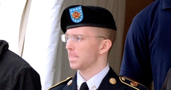 Bradley Manning, informator demaskatorskiego portalu WikiLeaks, skazany niedawno na 35 lat więzienia, zwrócił się do prezydenta Baracka Obamy z prośbą o ułaskawienie. Informację przekazał na Twitterze jego adwokat.    
