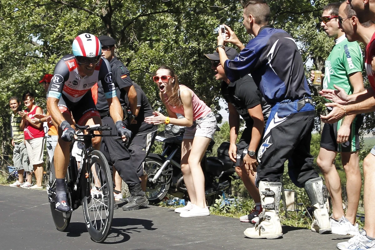 Szwajcar Fabian Cancellara z ekipy Radioshack wygrał jedenasty etap wyścigu kolarskiego Vuelta a Espana - jazdę indywidualną na czas ze startem i metą w Tarazonie. Czerwoną koszulkę lidera odzyskał czwarty w tej próbie Włoch Vincenzo Nibali (Astana). Dobrze pojechał Rafał Majka (Saxo-Tinkoff), osiągając 16. rezultat. W klasyfikacji generalnej Polak utrzymał dziewiąte miejsce.