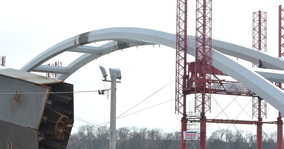 600 tys. zł - taką pulę miasto zaplanowało na grudniowe otwarcie nowego mostu w Toruniu. Jak pisze „Gazeta Pomorska” wśród toruńskich radnych zawrzało. 