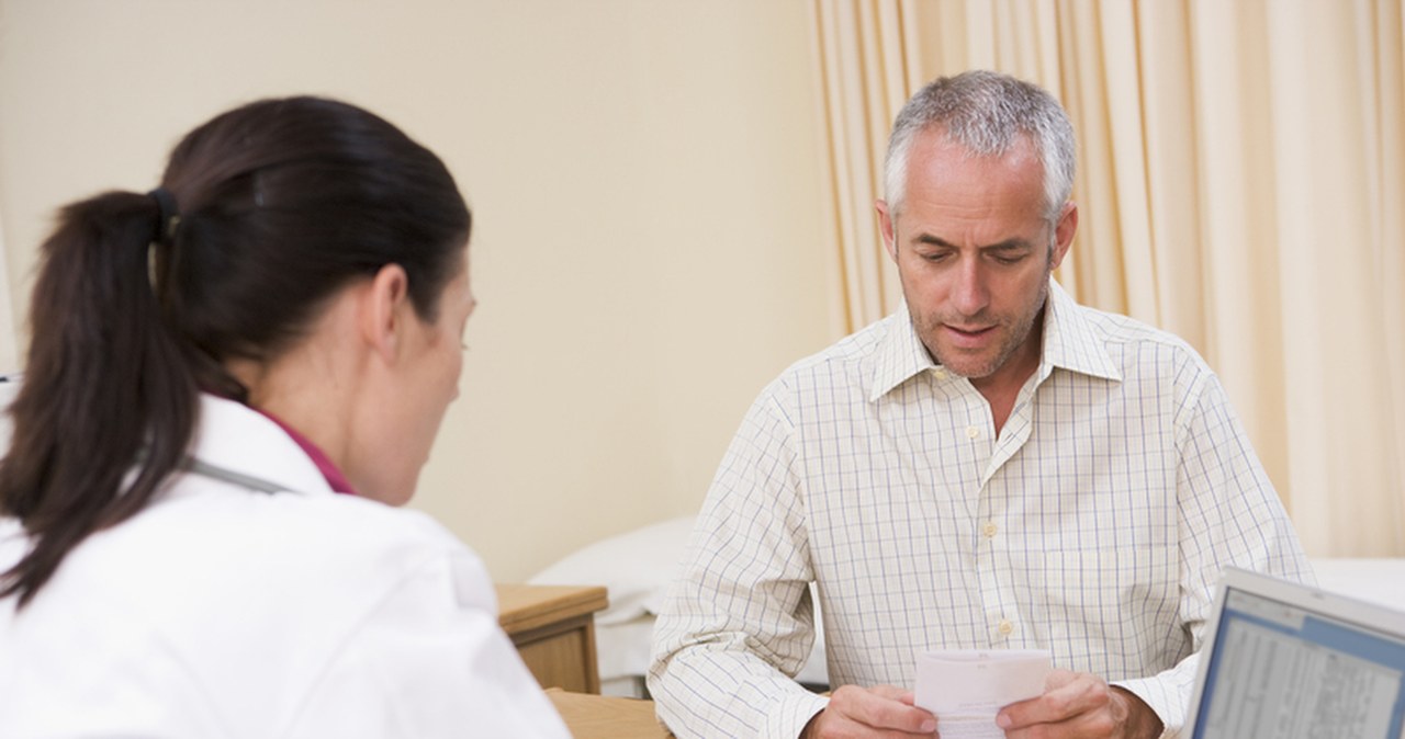 Co oznaczają kody na zwolnieniu lekarskim? Tyle dowie się z nich pracodawca