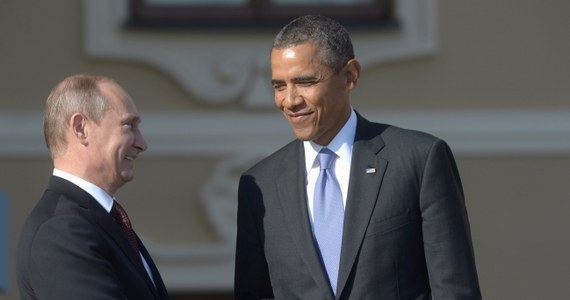 Po zakończeniu roboczej kolacji, która zainaugurowała wczoraj wieczorem obrady szczytu G20, szef rządu włoskiego Enrico Letta napisał na Twitterze, że "potwierdziła ona podziały w sprawie (konfliktu) w Syrii". Agencja AFP informuje, że prezydenci USA i Rosji, Barack Obama i Władimir Putin, zdawali się unikać bezpośredniego kontaktu. Obserwatorzy zauważyli, że Obama przybył na kolację jako ostatni i nie rozmawiał z Putinem.  
