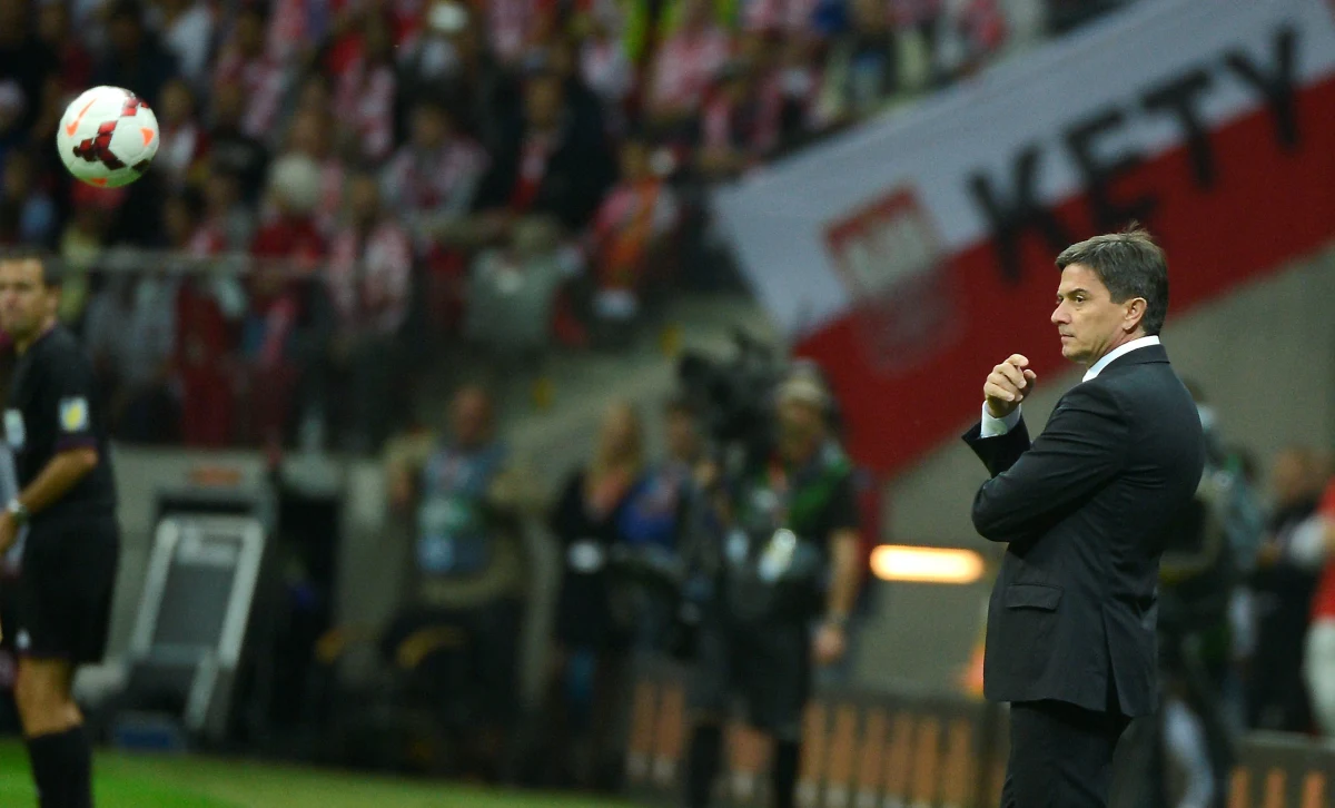 Mimo praktycznie przegranych eliminacji mistrzostw świata trener piłkarskiej reprezentacji Polski Waldemar Fornalik na konferencji prasowej po meczu z Czarnogórą (1:1) zapowiedział, że nie zamierza rezygnować z pracy. "Nie mam takich planów" - podkreślił. Stwierdził również, że nikt nie może zarzucić jego piłkarzom, iż nie dążyli do celu, jakim było zwycięstwo.