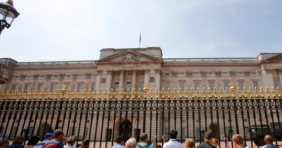 Na terenie Pałacu Buckingham, rezydencji królowej Elżbiety II, został zatrzymany mężczyzna pod zarzutem m.in. włamania - poinformowała londyńska policja. Podczas incydentu w pałacu nie przebywał żaden członek rodziny królewskiej. 
