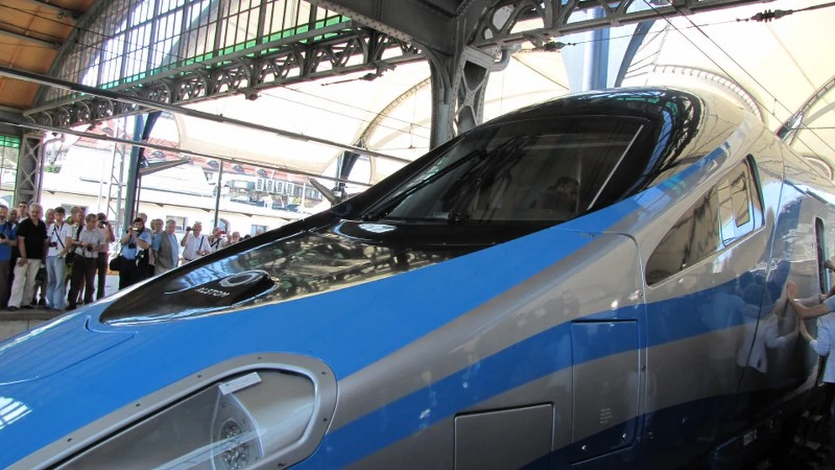 W styczniu 2014 roku ruszą prace nad rozkładem jazdy dla Pendolino - poinformował pełnomocnik PKP PLK ds. rewitalizacji linii kolejowych Piotr Malepszak. Superszybki pociąg będzie jeździł po polskich torach od grudnia 2014 roku.