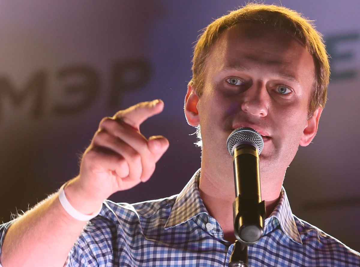 Najbardziej znany przeciwnik Władimira Putina może niedługo cieszyć się wolnością. Nad głową Aleksieja Nawalnego, który w wyborach na mera Moskwy zgarnął prawie 30 procent głosów, wisi wyrok pięciu lat łagru. Śledczy prowadzą przeciwko niemu dwie nowe sprawy.