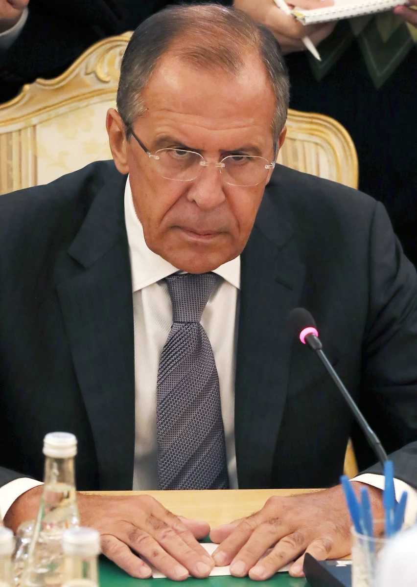 Syryjska opozycja zarzuciła Rosji, że jej oferta objęcia kontrolą międzynarodową broni chemicznej w Syrii jest tylko manewrem politycznym w celu zablokowania amerykańskiej interwencji. Zażądano podjęcia działań przeciwko reżimowi Baszara el-Asada. Rosja omawia już szczegóły planu z władzami w Damaszku. 