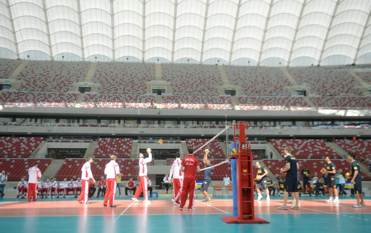 Prawie trzystu dziennikarzy akredytowało się na fazę finałową mistrzostw Europy siatkarzy w Polsce i Danii (20-29 września). Walka o medale toczyć się będzie w Kopenhadze, gdzie przyjazd zapowiedzieli też kibice z 31 krajów, m.in. z USA, Japonii i Australii.