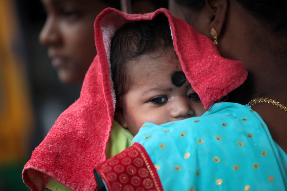 ​Co pięć sekund na świecie umiera dziecko, które można byłoby uratować najprostszymi metodami, a około miliona noworodków nie dożywa drugiego dnia po porodzie. Tak wynika z opublikowanego w piątek raportu Funduszu Narodów Zjednoczonych Pomocy Dzieciom (UNICEF).  