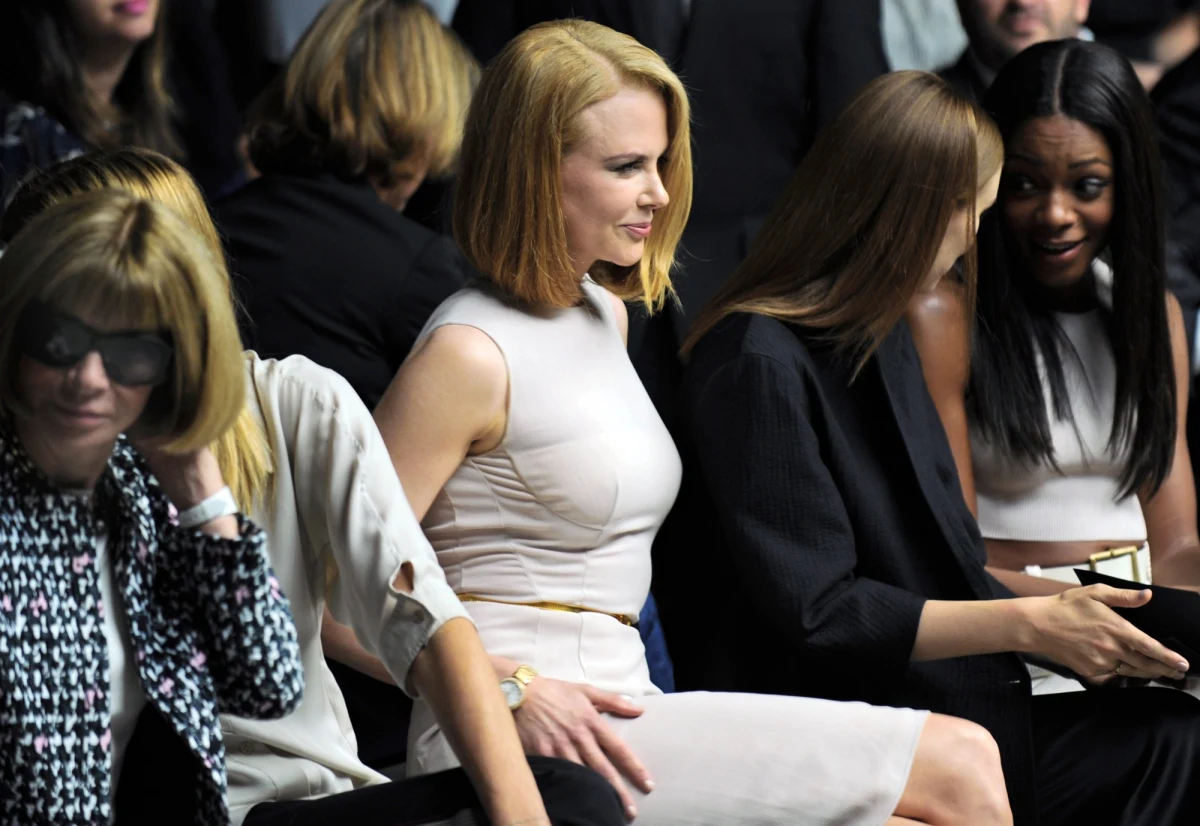 Nicole Kidman, słynna gwiazda Hollywood wniesie zarzuty przeciwko paparazzo, który wpadł na nią na rowerze przed jednym z hoteli w Nowym Jorku. Uderzenie było na tyle silne, że aktorka przewróciła się i przy okazji zgubiła but.