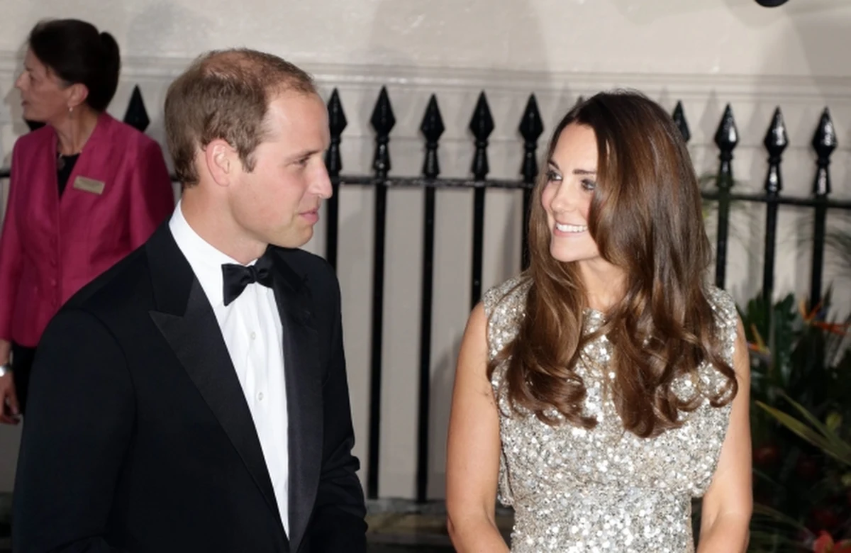 Książę William i księżna Catherine po narodzinach syna powracają do życia publicznego. Powróciła tez inna ważna osoba. Książęca para zatrudniła sprawdzoną nianię, która opiekowała się księciem Williamem, gdy ten był dzieckiem. 