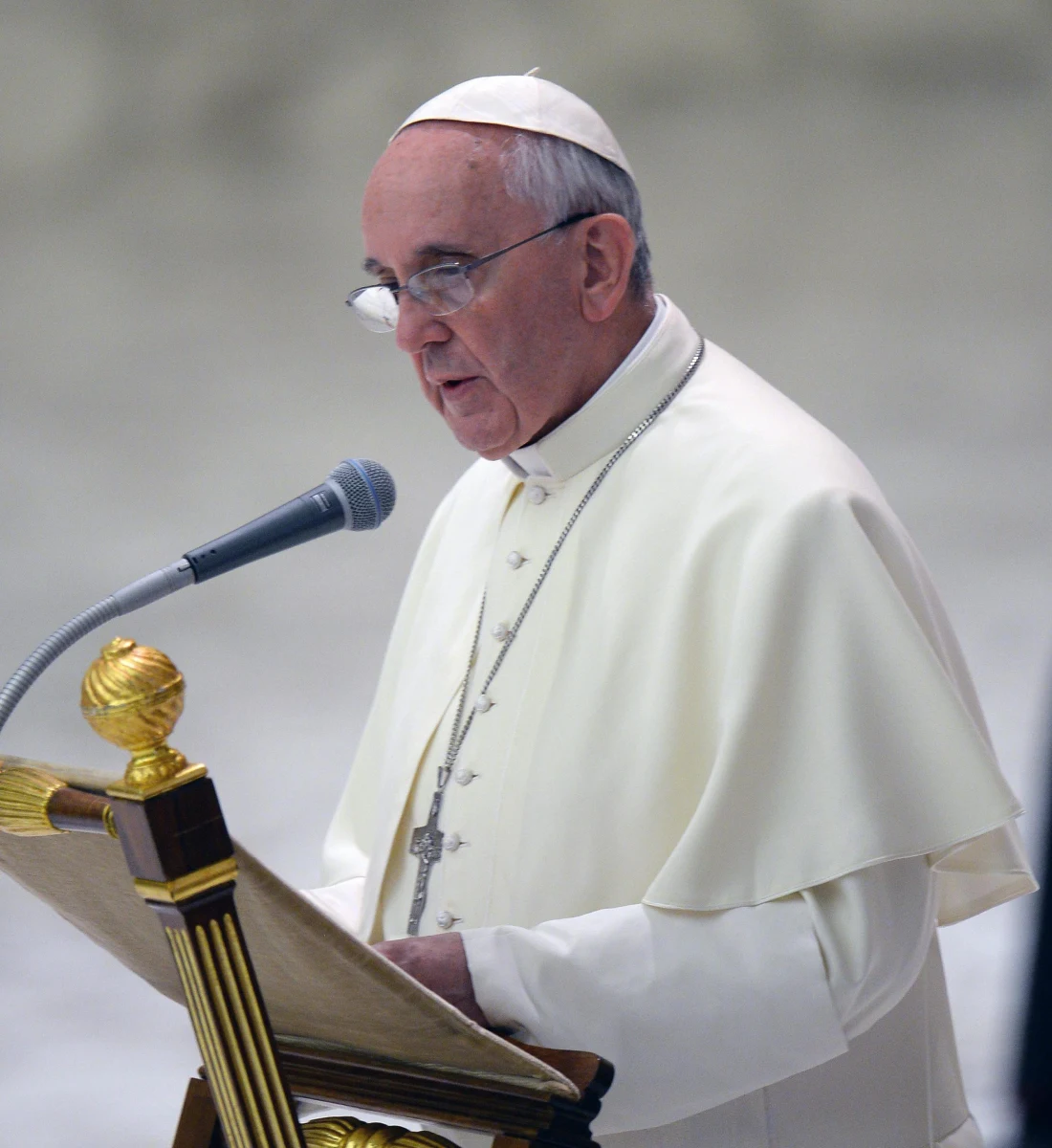 Na profilu papieża Franciszka na Twitterze ukazała się w sobotę wiadomość: "Czasami można żyć nie znając sąsiadów - to nie jest życie chrześcijańskie".