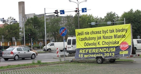 Frekwencja w referendum w sprawie odwołania prezydenta Piotrkowa Trybunalskiego Krzysztofa Chojniaka była zbyt niska, by było ono wiążące. Oznacza to, że prezydent zachowa swoje stanowisko.  