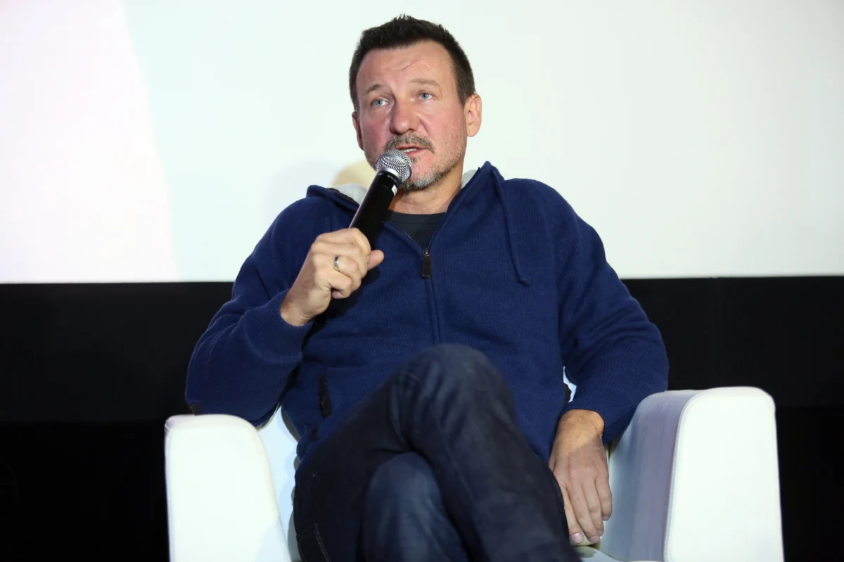 „Mój bohater nie wiedział, co będzie. Nie sądzę, żeby się spodziewał, że będzie stan wojenny. I nie sądzę, żeby się spodziewał, że w tym 1989 roku wszystko runie” – mówił  w rozmowie z dziennikarką RMF FM Robert Więckiewicz, odtwórca głównej roli w filmie „Wałęsa”. Jak tłumaczył, żeby oddać jak najwierniej graną postać musiał „zupełnie odciąć od tego, co się działo po przemówieniu w Kongresie USA”. „To by mi po prostu przeszkadzało” – twierdzi.