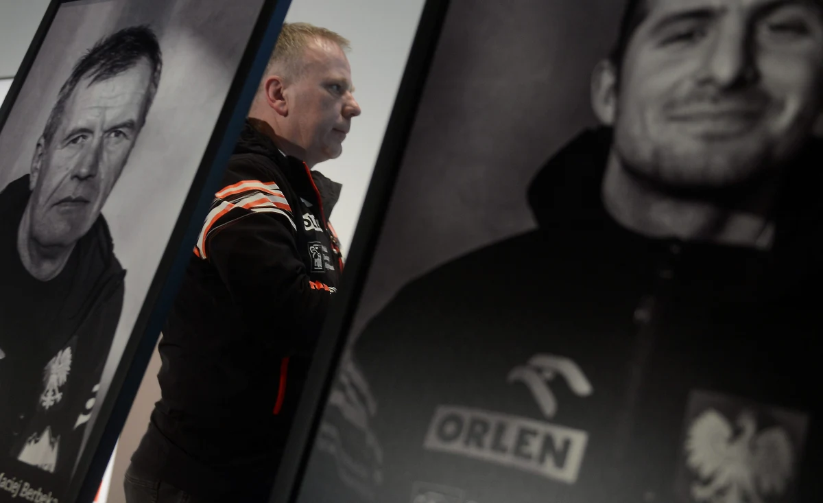 Dzisiaj rano na stronach Polskiego Związku Alpinizmu ma zostać opublikowany raport ws. wyprawy na Broad Peak. Dokument trafił już do rodzin i do członków wyprawy - powiedział RMF FM Marek Wierzbowski z PZA. Nieoficjalnie wiadomo, że w raporcie znajdą się krytyczne uwagi dotyczące m.in. przebiegu ataku szczytowego.  