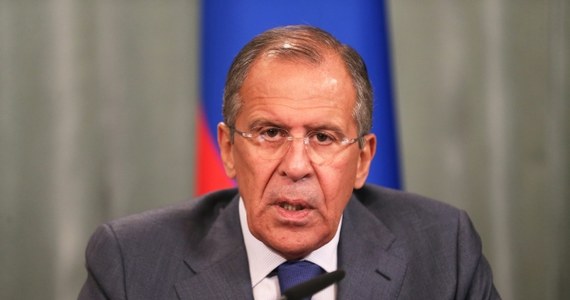 Departament Stanu USA ostro skrytykował wypowiedź szefa rosyjskiego MSZ Siergieja Ławrowa dotyczącą użycia broni chemicznej w Syrii. Ten we wtorek podkreślił, że Rosja wciąż podejrzewa, iż atak pod Damaszkiem z 21 sierpnia był dziełem rebeliantów syryjskich. "Minister mija się z prawdą"  - powiedziała na to rzeczniczka Departamentu Stanu Jennifer Psaki.