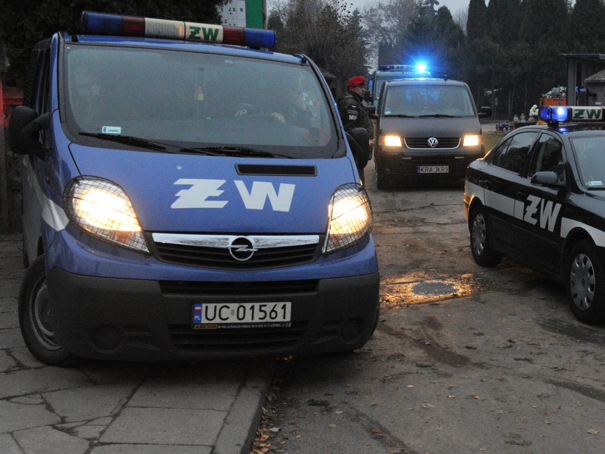 Sześć osób zatrzymano w 22 Bazie Lotnictwa Taktycznego w Malborku - dowiedzieli się reporterzy RMF FM. Miało tam dochodzić do gigantycznych nadużyć. Straty mogą sięgać dziesiątek milionów złotych. 
