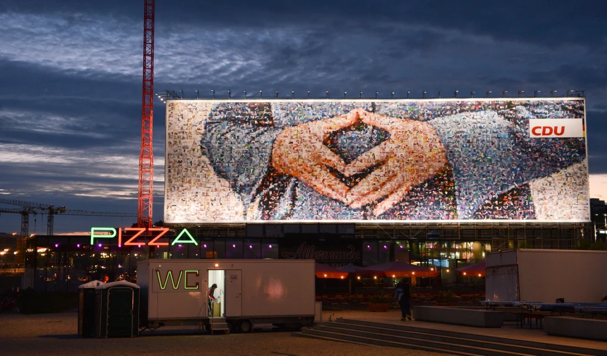 Na dwa dni przed wyborami do Bundestagu niemiecka koalicja rządowa CDU/CSU-FDP Angeli Merkel i trzy partie opozycyjne - SPD, Zieloni i Lewica - cieszą się identycznym poparciem wyborców. Tak wynika sondażu opublikowanego przez stację telewizyjną RTL.  