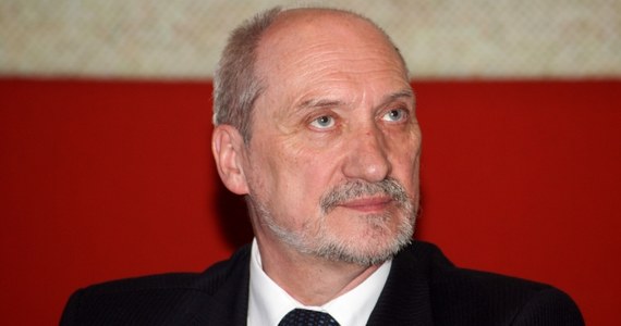 Antoni Macierewicz dostanie wezwanie do prokuratury ws. elementu wraku tupolewa, który rozbił się w Smoleńsku – ustalił „Newsweek”. Jeden z ekspertów parlamentarnego zespołu zdradził śledczym, że poseł PiS wie, gdzie znajduje się badana przez niego część wraku. 