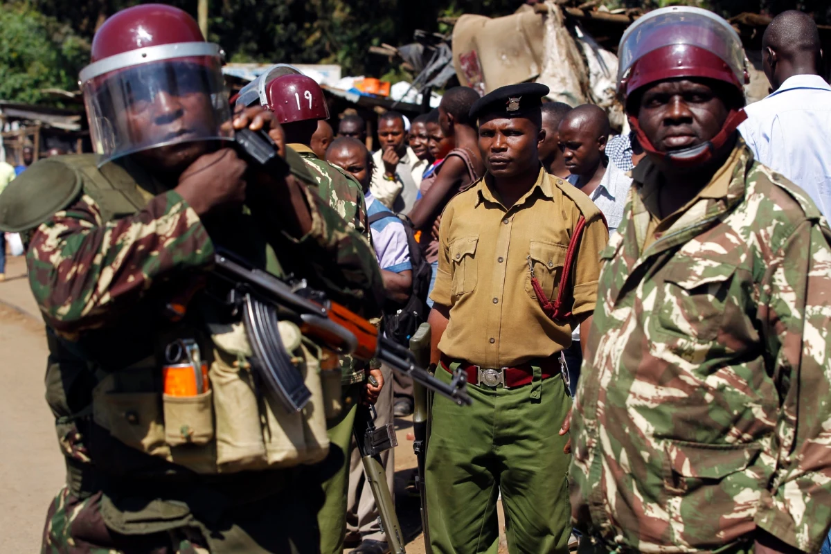 Co najmniej do 22 wzrosła liczba ofiar śmiertelnych ataku grupy uzbrojonych, zamaskowanych mężczyzn na centrum handlowe w Nairobi - informuje Czerwony Krzyż. Jest wielu rannych. Rząd przypuszcza, że jest to atak terrorystyczny. Do akcji wkroczyło wojsko.