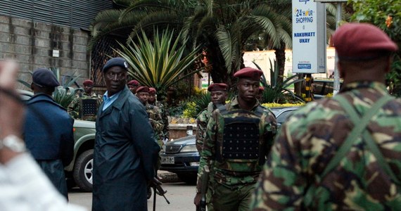 Izraelskie siły specjalne są na terenie kompleksu handlowego Westgate w stolicy Kenii Nairobi. Agencja AFP twierdzi, że mają wkroczyć do akcji. Źródła agencji Reuters zapewniają, że to doradcy i nie mają nic wspólnego ze zbliżającym się szturmem. 