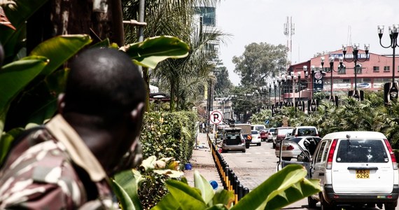 Wśród 59 ofiar ataku na centrum handlowe w stolicy Kenii jest wielu cudzoziemców, także z Europy. Jednak jak zapewnia nas polska ambasada w Nairobi, wśród nich nie ma naszych obywateli. „Proszę przekazać słuchaczom, że żadnych niepokojących sygnałów nie ma” – powiedział nam wicekonsul Bogumiła Rybak-Ziółkowska.