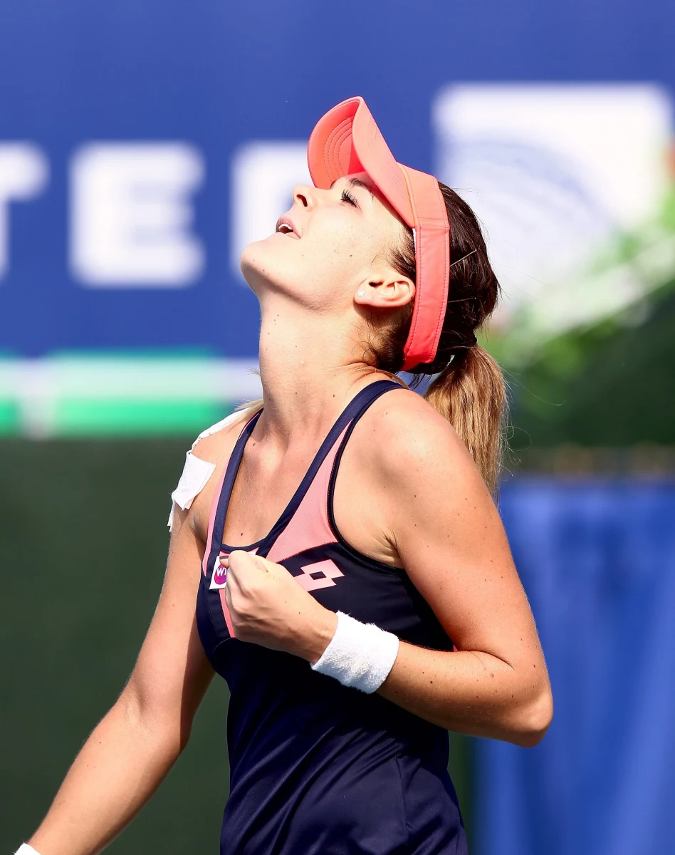 Agnieszka Radwańska wygrała na korcie w 2013 roku 2 199 182 dolarów i zajmuje siódme miejsce wśród najbogatszych tenisistek sezonu. Jej młodsza siostra Urszula jest 56. - 398 055 dolarami. Prowadzi liderka rankingu WTA Tour Amerykanka Serena Williams - 9 077 322 dol. 