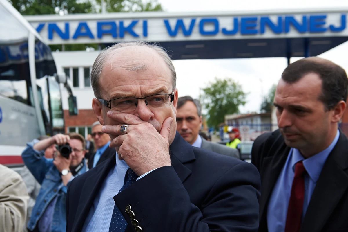 ​"Nigdy w czasie służby w Wojsku Polskim i później pracy w Ministerstwie Obrony Narodowej nie przyjmowałem żadnych korzyści majątkowych; moje działania w każdej roli zawsze miały na celu dobro Sił Zbrojnych" - napisał w oświadczeniu wiceminister MON Waldemar Skrzypczak.