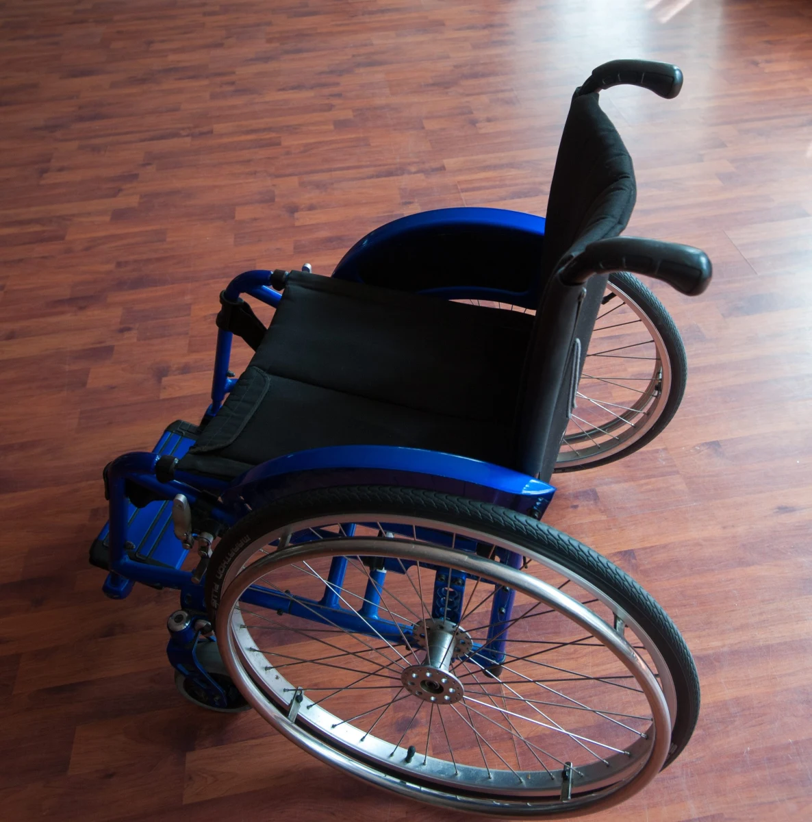 Morderstwo czy eutanazja na życzenie? Odpowiedzi na to pytanie szukają śledczy z Kłodzka. Zatrzymali oni dwóch mężczyzn, Andrzeja O. i Krzysztofa M., którzy mają związek ze śmiercią sparaliżowanego mieszkańca tego miasta. Mężczyzna miał prosić o to, żeby go zabito. Wiele wskazuje na to, że niepełnosprawny 38-latek chciał  się zabić. Tak przynajmniej wynika z przesłuchań rodziny.