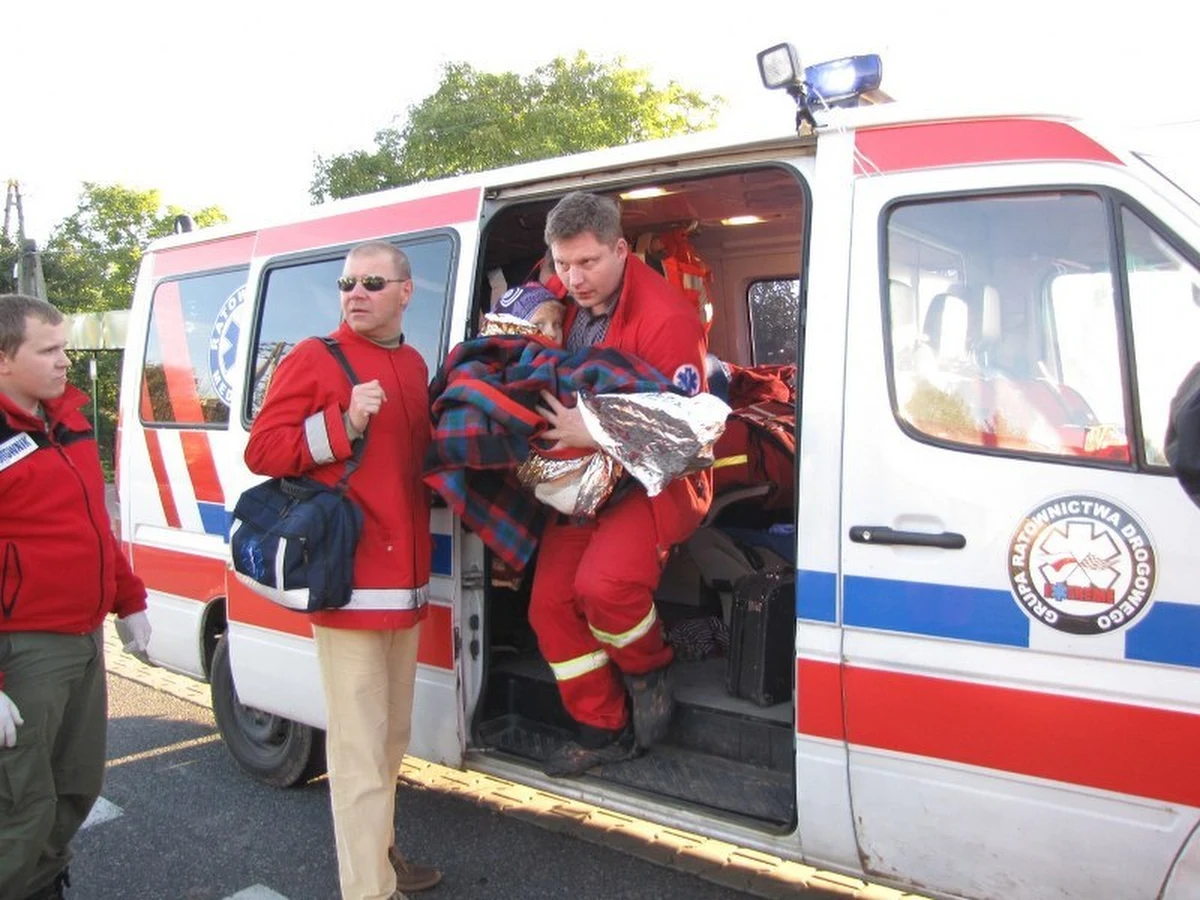 Policja wyjaśnia okoliczności zaginięcia 6-letniego Marcina z Miłkowa w Świętokrzyskiem. Chory na autyzm chłopiec odnalazł się o 7 rano, po całej nocy poszukiwań. Jest pod opieką lekarzy w szpitalu w Ostrowcu Świętokrzyskim.