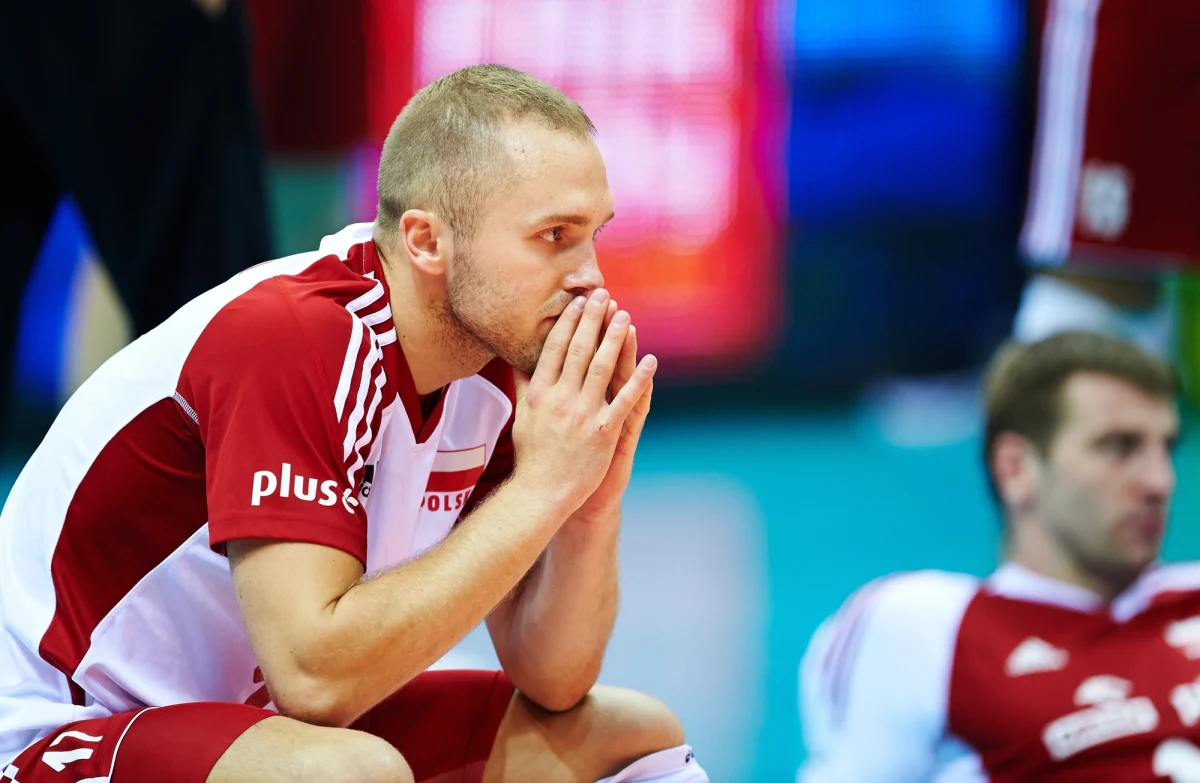 "Nie poradzili sobie z presją i oczekiwaniami kibiców. Od samego początku panowała w ich zespole wielka nerwowość" - tak występ naszych siatkarzy na mistrzostwa Europy komentuje trener reprezentacji Francji Laurent Tillie. 