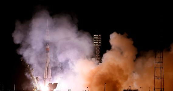 Z kosmodromu Bajkonur w Kazachstanie wystartowała o godz. 22.59 czasu polskiego rakieta z kapsułą Sojuz. Znajduje się w niej trzech nowych członków załogi Międzynarodowej Stacji kosmicznej ISS.   