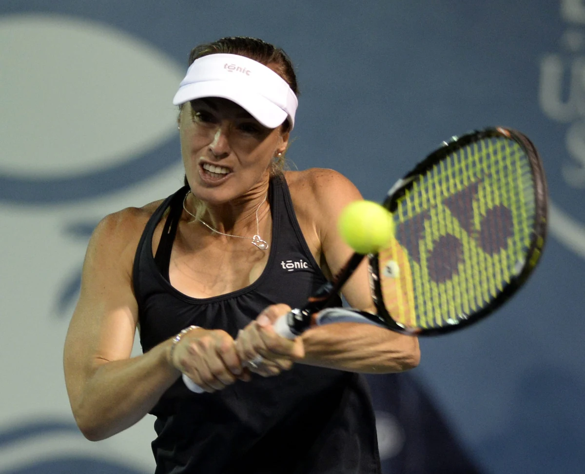 Szwajcarska tenisistka Martina Hingis została oskarżona przez swojego męża o pobicie. Para od pewnego czasu jest w separacji. Thibault Hutin już wcześniej oskarżał partnerkę o zdrady, a teraz doszło do rękoczynów.