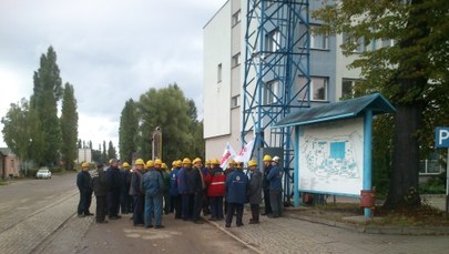 Protest w Stoczni Gdańsk. Pracownicy chcą wypłaty pensji 