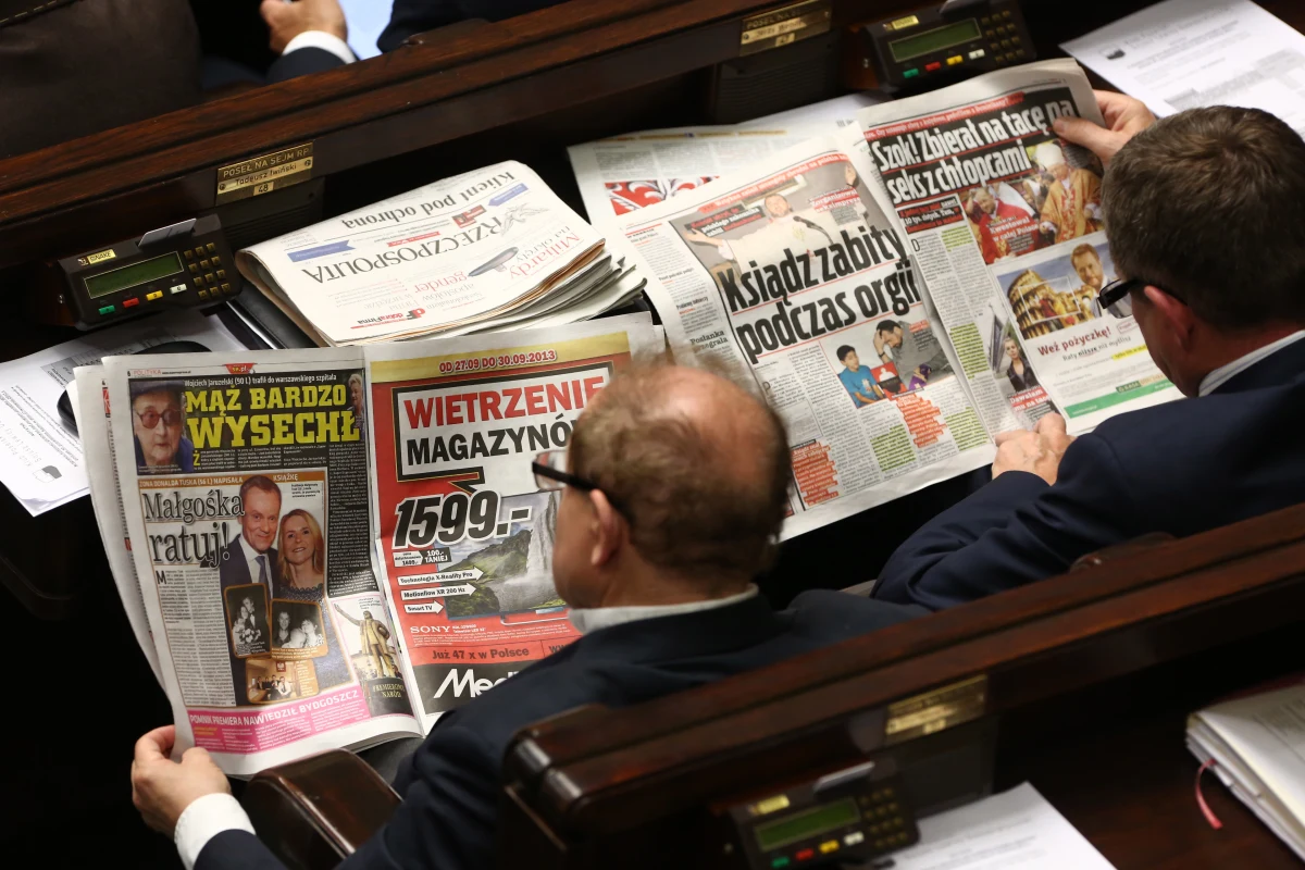 Posłowie nie zgodzili się na uchylenie immunitetu Witoldowi Waszczykowskiemu z Prawa i Sprawiedliwości. Wnioskowała o to stołeczna Straż Miejska. Poseł źle zaparkował samochód za co strażnicy chcieli mu wypisać mandat. 