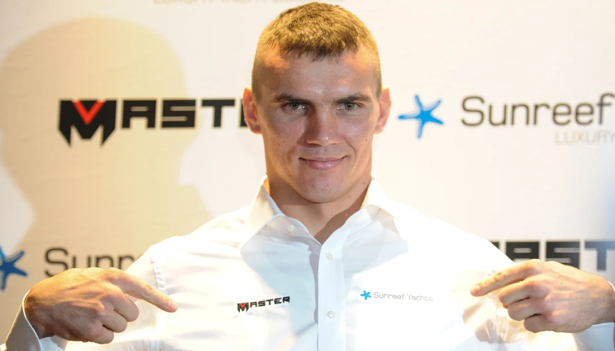 "Nie czuję żadnej presji przed walką 5 października w Moskwie z Grigorijem Drozdem. Boksowałem przed 40 tysiącami kibiców, więc 17 tysięcy nie robi wrażenia" - mówi mistrz Europy w wadze junior ciężkiej Mateusz Masternak. Polak wyjdzie na ring przed walką wieczoru Kliczko- Powietkin. 
