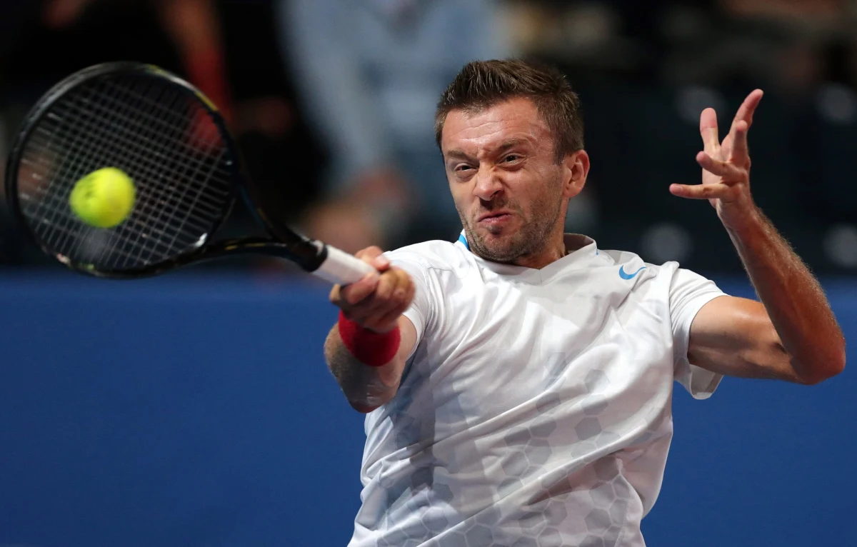 Michał Przysiężny odpadł z tenisowego turnieju ATP Tour w Tokio. W drugiej rundzie Polak przegrał po trzysetowym boju z Jarkko Nieminenem 7:6 (7-4), 4:6, 2:6.