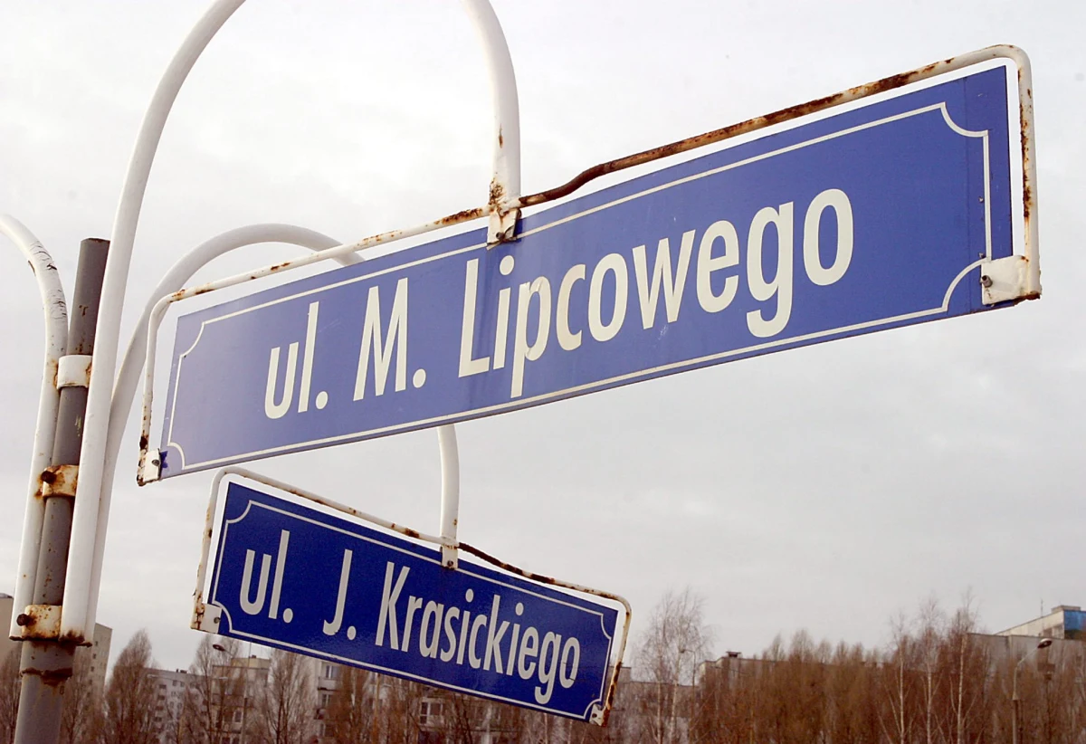 Rząd może poprzeć pomysł usunięcia komunistycznych nazw ulic. Tak wynika z projektu opinii do ustawy - ujawnia "Rzeczpospolita".  