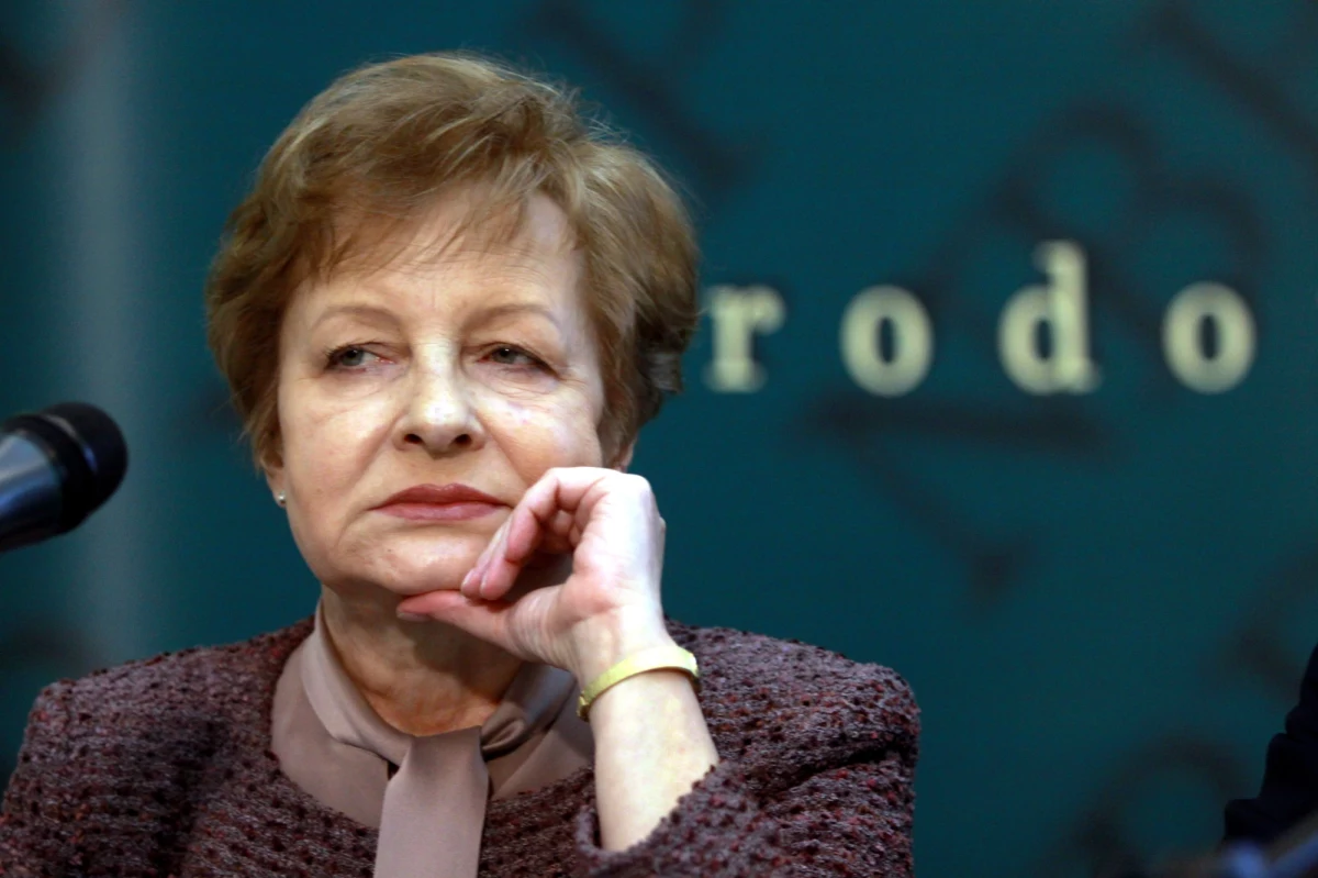 Bronisław Komorowski odwołał Zytę Gilowską z funkcji członka w Radzie Polityki Pieniężnej w związku ze zrzeczeniem się przez nią tego stanowiska - poinformowała w komunikacie Kancelaria Prezydenta. Prezydent wskaże następcę Gilowskiej w ciągu trzech miesięcy, czyli do 4 stycznia 2014 roku.