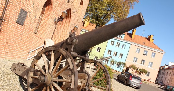 Morąg swego czasu był najbezpieczniejszym miastem, bo stacjonowali w nim amerykańscy żołnierze z rakietami Patriot. Teraz wyrasta na małą rockową stolicę. Dziś Fakty z Twojego Miasta właśnie z Morąga. 